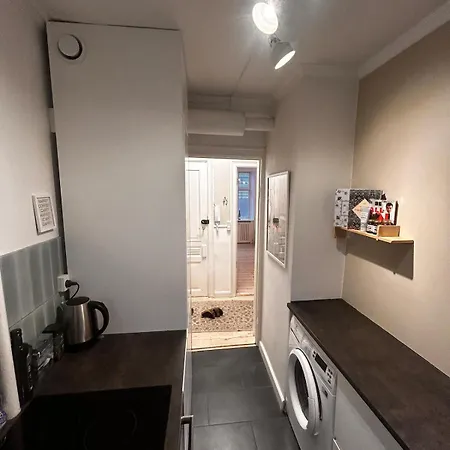 Cozy Frederiksberg Retreat I Perfect Location 5 Min To Metro Apartamento