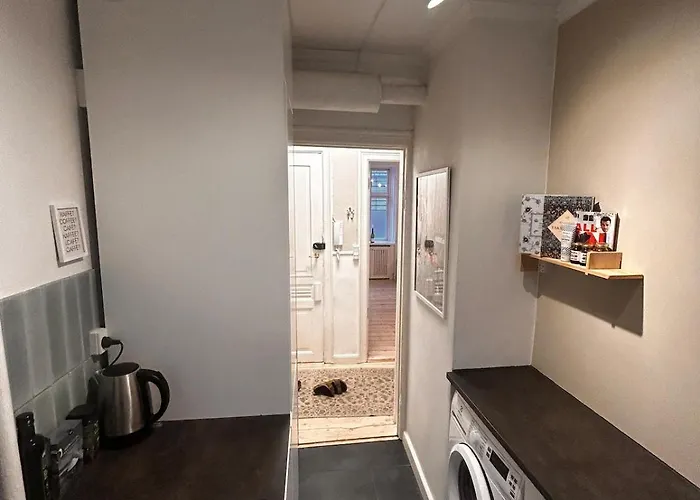 Cozy Frederiksberg Retreat I Perfect Location 5 Min To Metro Apartament